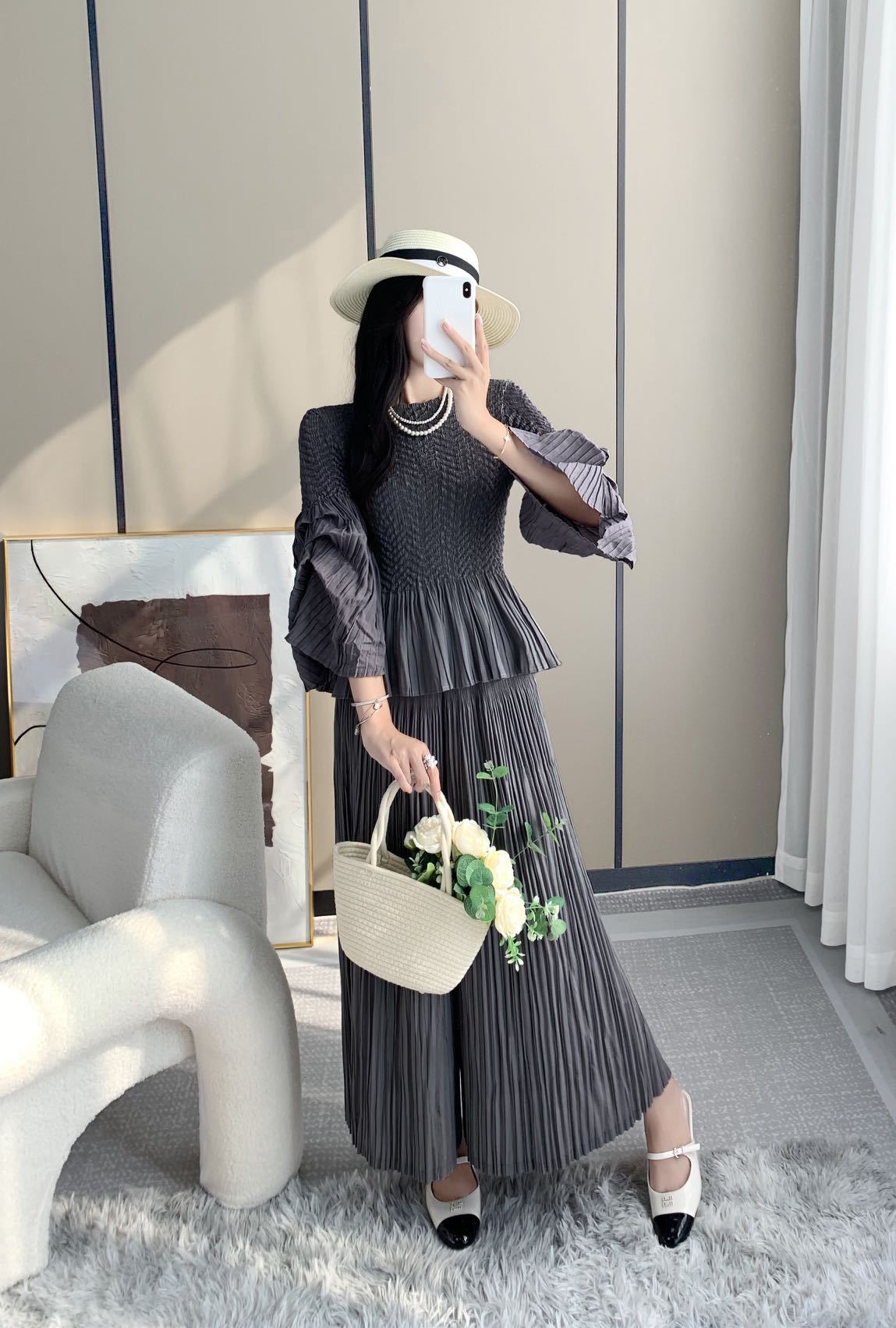 Miyake suit, women's fashion two-piece temperament, high-quality temperament, small man top, loose wide-leg pants suit IsseyMiyakePleats